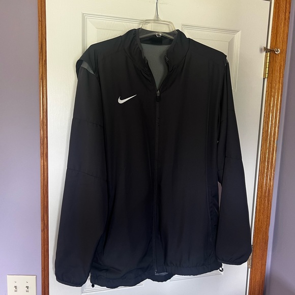 Nike Other - Nike Windbreaker Jacket Men’s Large Black Grey Lightweight Athletic GUC‎